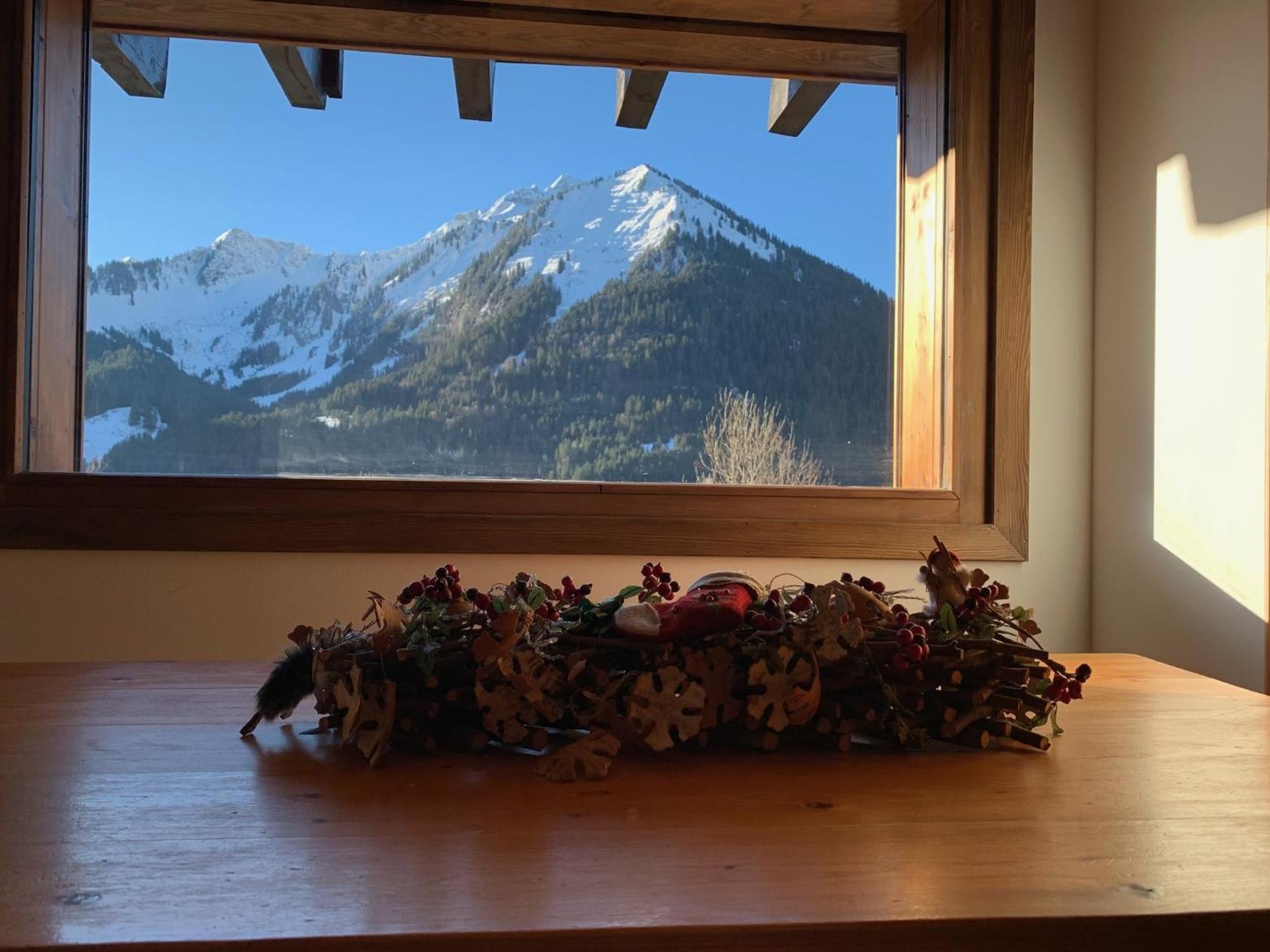 Charming, Cosy Chalet Nestled In A Breathtaking Surrounding With Spectacular, Stunning Mountain Views Abondance المظهر الخارجي الصورة